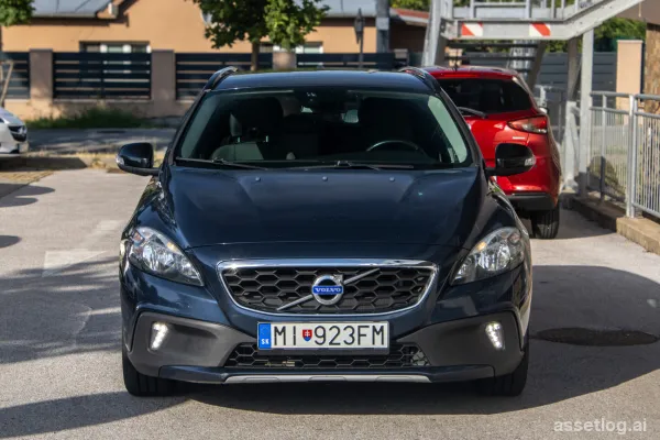 Volvo V40 Cross Country 1.6 D2 / 84kW / M6 / WARRANTY / ENGLISH AVAILABLE / INSTALLMENT OPTIONS / TRADE-IN