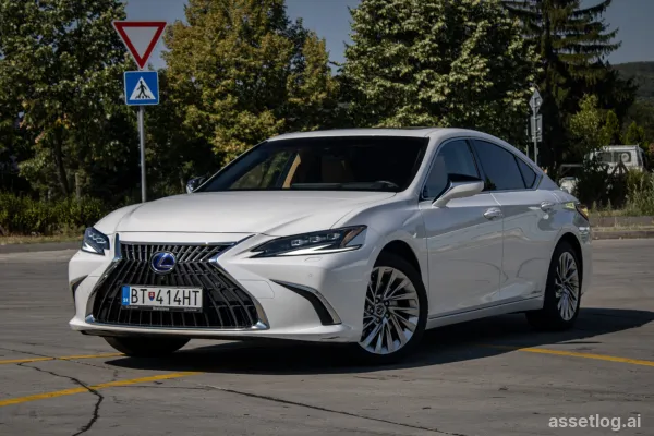 Lexus ES 300H Luxury CVT/1 131kW Hybrid / AJ NA SPLÁTKY / PROTIÚČET