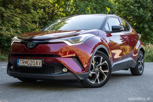 Toyota C-HR 1.8 Hybrid Selection / 72kW / CVT / WARRANTY / ENGLISH AVAILABLE FOR INSTALLMENTS / TRADE-IN