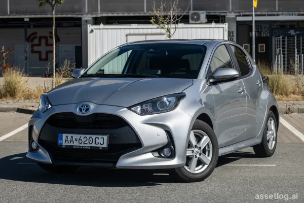 Toyota Yaris 1.5 Hybrid e-CVT, 85kW (2023) / AVAILABLE ON INSTALLMENTS / TRADE-IN ACCEPTED /