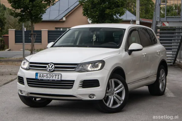 Volkswagen Touareg 3.0 TDI V6 / 180kW / A8 / WARRANTY / FINANCING AVAILABLE / TRADE-IN