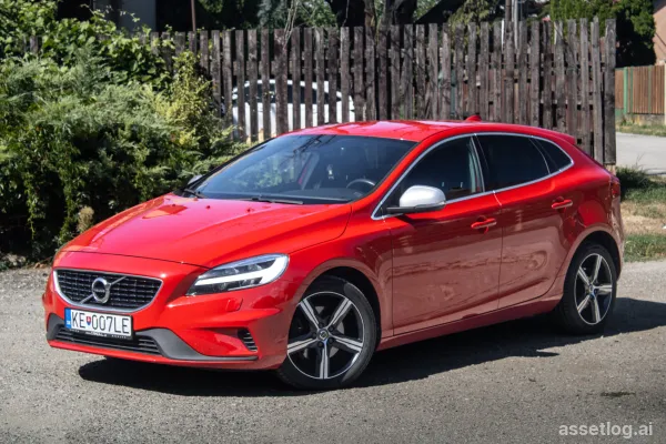 Volvo V40 T2 2.0 R-Design / 90kW / M6 / WARRANTY / ENGLISH AVAILABLE / INSTALLMENTS / TRADE-IN