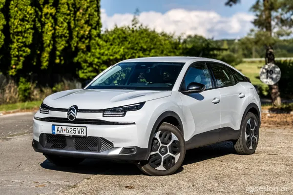 Citroën C4 PureTech 130 EAT8 96kW 2025 / AJ NA SPLÁTKY / PROTIÚČET