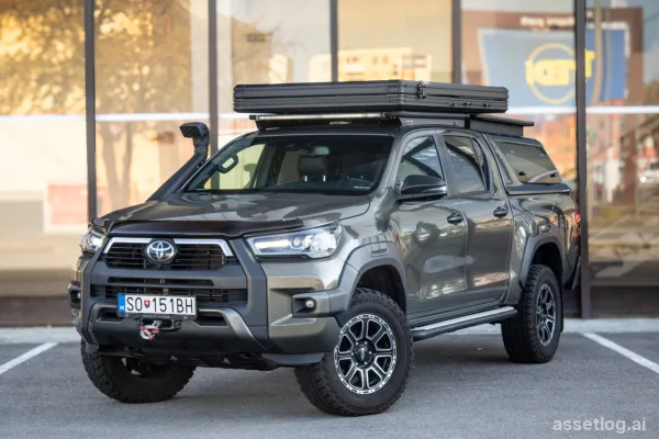 Toyota Hilux DC 2.8 D-4D Invincible AT/6 4x4 150kW 2022 / AVAILABLE FOR INSTALLMENTS / TRADE-IN
