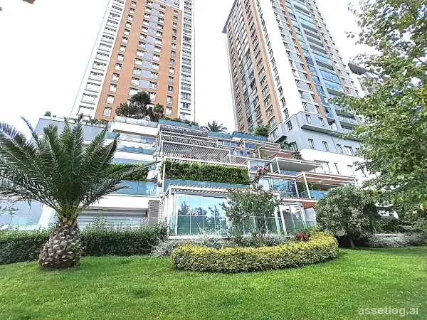 Apartment with a Spacious Terrace in a Complex in İstanbul
