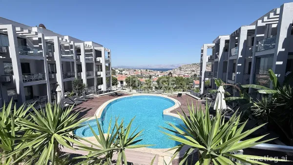 Flat in a Complex with a Pool Near the Beach in Izmir Cesme