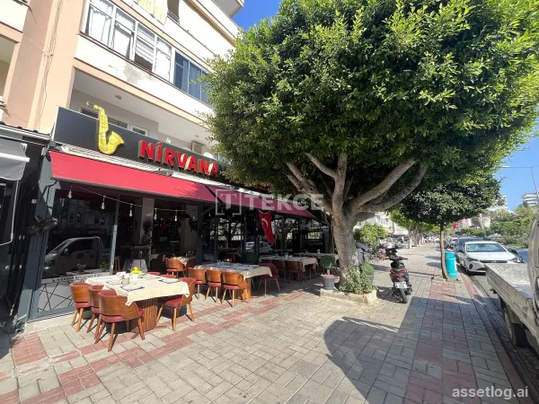 Tenant-Occupied Commercial Property 100 m from the Sea in Alanya