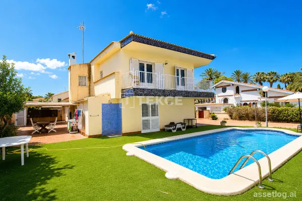 Přímořská samostatná vila s bazénem v La Zenia