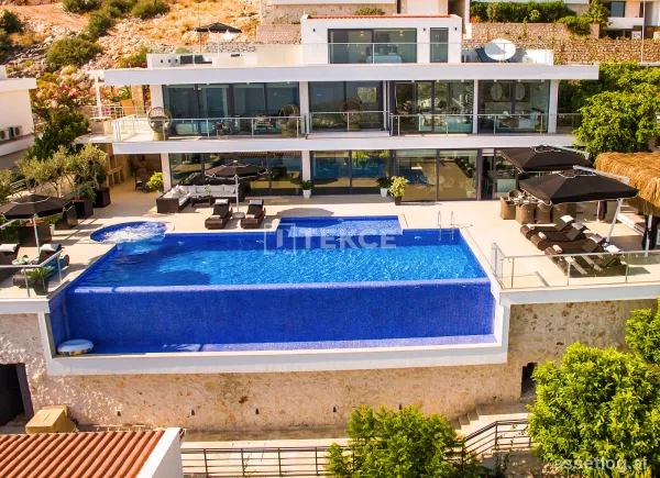 Villa with Infinity Pool Close to Kalkan Center and Beach in Kaş