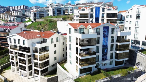 Apartment with Pool Near the Coast in Mudanya Bursa