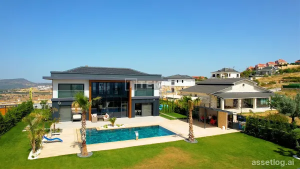 Stylish Detached Villa with Pool in İzmir Foça
