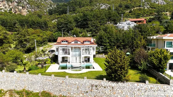 Villa Surrounded by Nature on a 1500 m² Plot in Fethiye Ölüdeniz