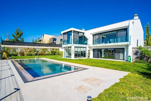 Detached Sea-View Villa with Private Pool in İzmir Urla