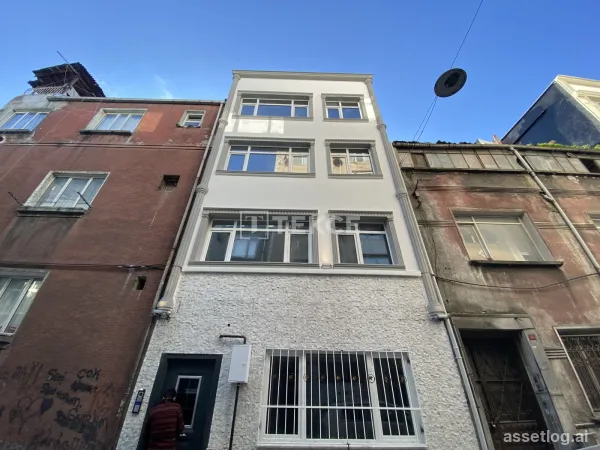 Whole Building with 4 Floors and Terrace in Istanbul Fatih