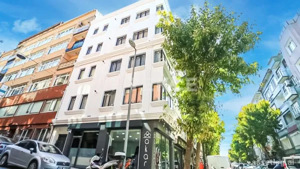 Whole Building in a Corner Position in Istanbul Fatih