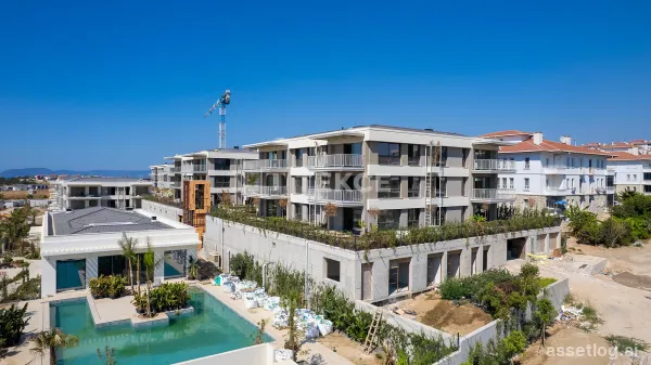 Apartments Close to the Sea in a Gated Complex in Çeşme