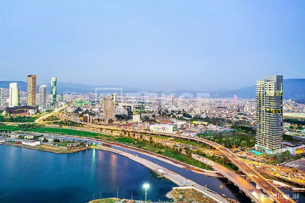 Sea-View Residence Apartments Near the Metro in İzmir Konak