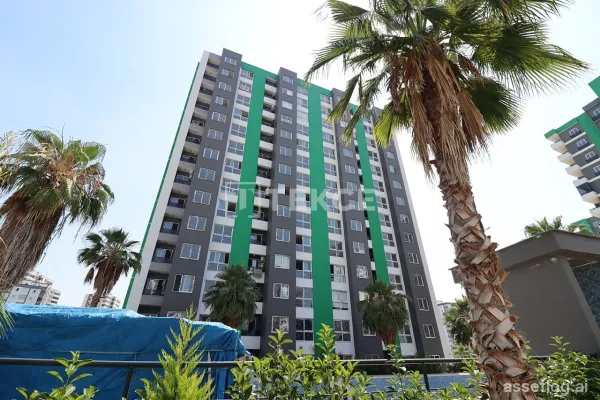 Flat in a Complex with Pool in Central Location in Mersin Mezitli