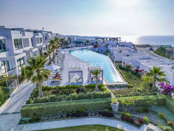 Seafront Flats in Low-Rise Buildings in Girne Karaağaç