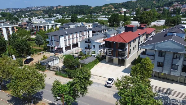 Spacious Shop with Storage on Yalova Termal Road