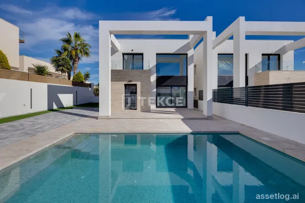 Villas with Private Pool and Rooftop Solarium in Torrevieja