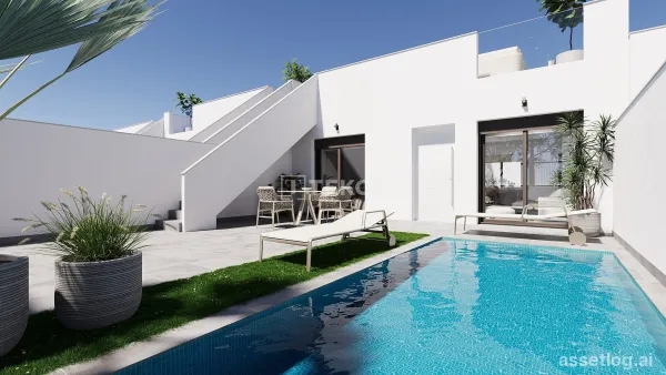 Contemporary Single-Level Villas with Pool in Roldán Resort