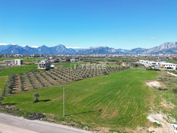 2,885 m² Commercially Zoned Land Close to Main Road in Antalya