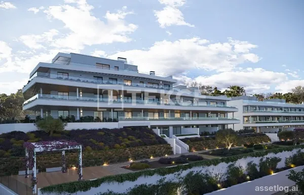 Apartments in Estepona with a Communal Swimming Pool