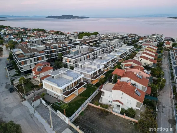 Semi-Detached Villas with Pool in İzmir Urla