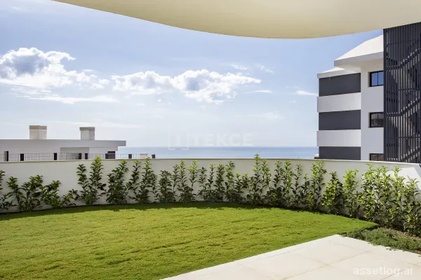 Sea-View Apartments in a Complex in Fuengirola, Spain