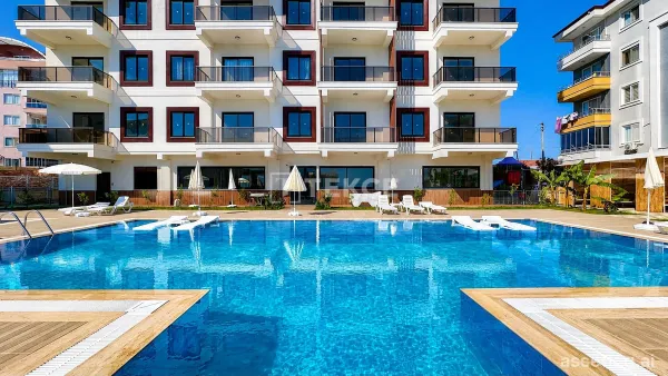 Sea and City-View Apartments in a Complex in Antalya Alanya