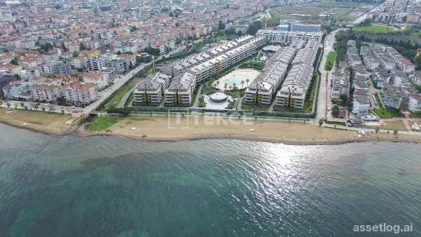 Yalova Apartments in a Seafront Complex with Rich Amenities