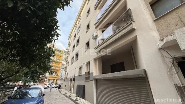 Duplex Apartments Near the Coast and Metro in İzmir