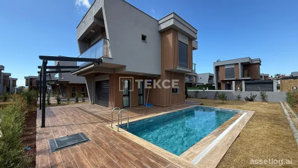 Villas with Pool Within Walking Distance of the Beach in Kuşadası