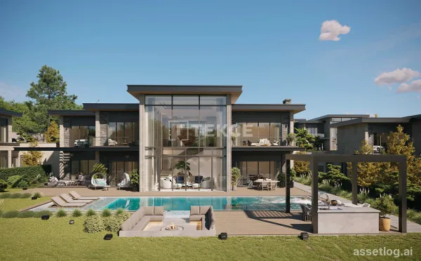 Villas in İstanbul with a Pool and Spacious Garden