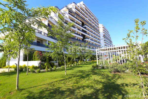 Apartment in a Complex with a Pool in Antalya Altıntaş