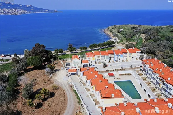 Seafront Semi-Detached Villas in a Gated Complex in Foça
