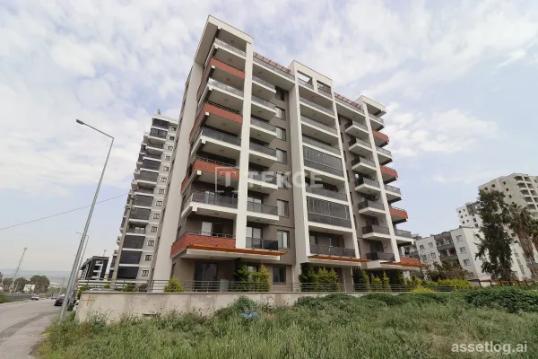 Brand New Apartments in a Complex with a Pool in Mersin