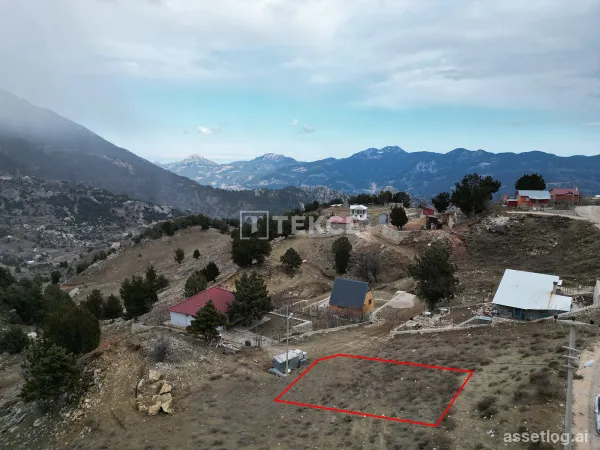 Land Ideal for Constructing a 108 sqm Building in Konyaaltı
