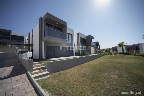 Sea-View Villas Near the Beach in Kuşadası Aydın