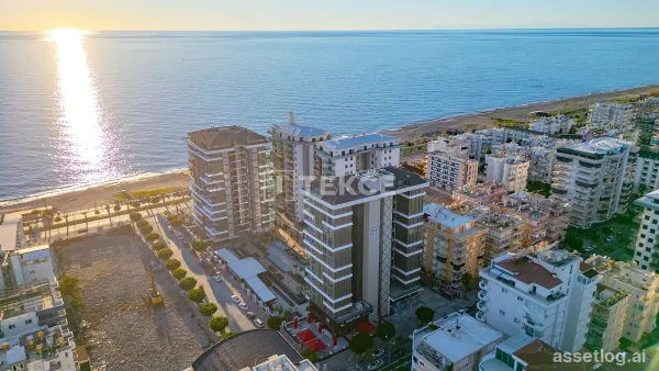 Seafront Real Estate with Views in a Complex in Alanya