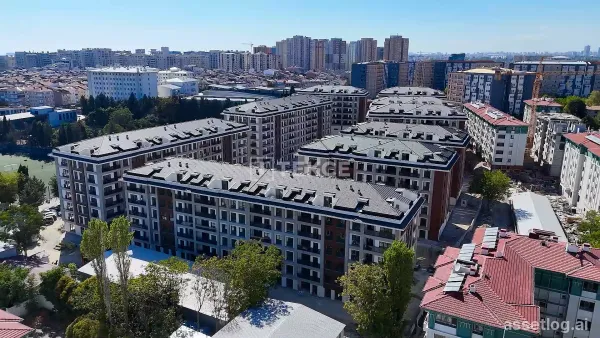 Apartments in Complex Close to Transportation in İstanbul Zeytinburnu