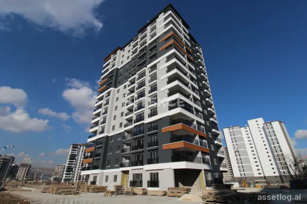 Spacious Apartments Close to Shopping Center in Keçiören