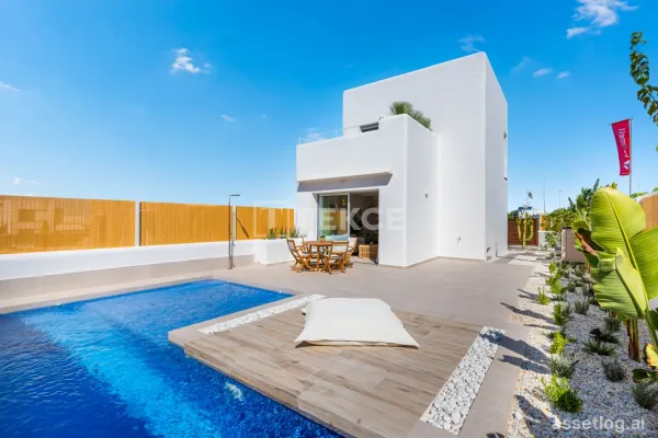 Detached Houses with a Mediterranean Charm in Los Alcázares