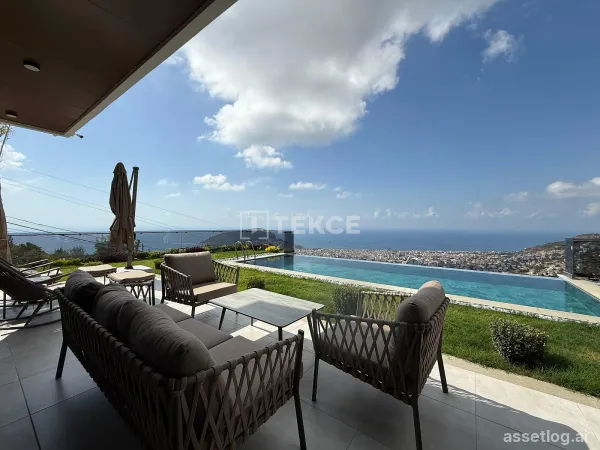 Sea-View Villa with Smart Home System in Alanya