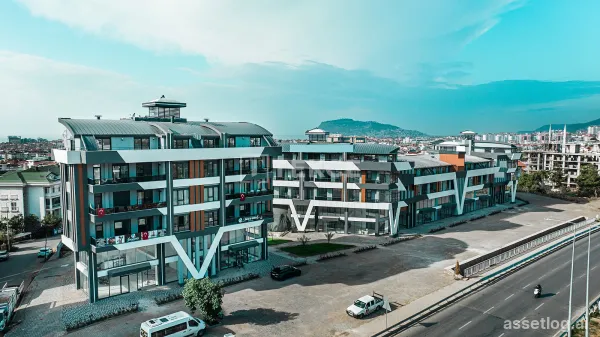 Commercial Properties on an Arterial Road in Alanya Oba