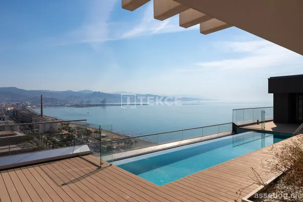 High Ceiling Flats with Spacious Terraces in Malaga