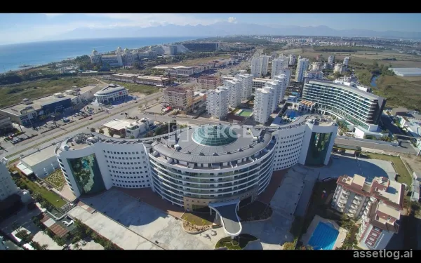 Properties in a Complex Close to the Beach in Antalya Aksu
