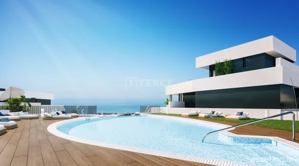 Sea Views Properties in a Complex Near the Center of Marbella