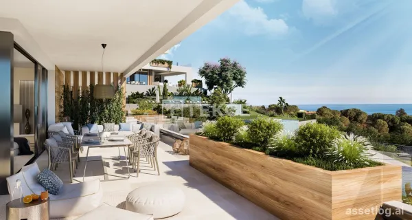 Sea View Golf Apartments in a Boutique Complex in Marbella